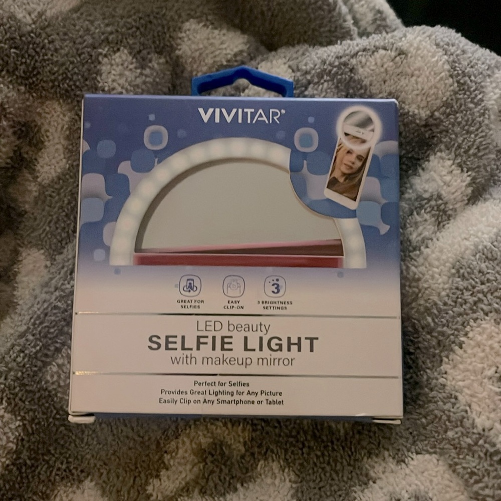 Vivitar LED Beauty Selfie Light with Makeup Mirror: Brand New & Sealed!